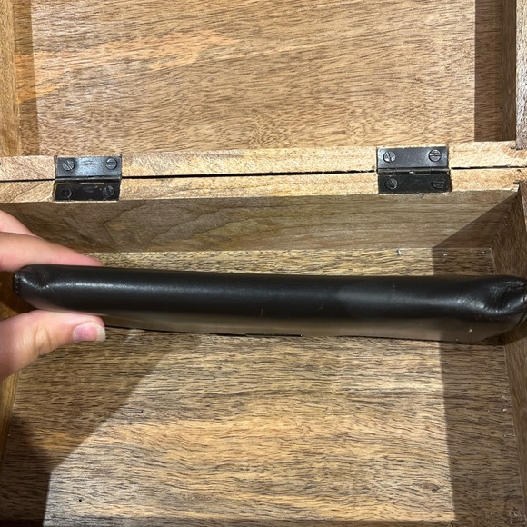 Authentic Buberry leather wallet - Picture 2 of 14